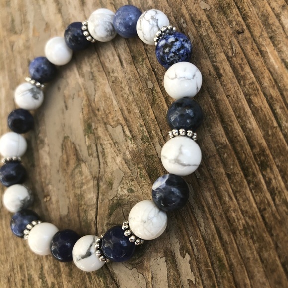 Sodalite and Howlite for Calm - Picture 3 of 7